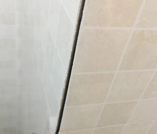 沙县瓷砖空鼓维修公司分享阳台瓷砖脱落的修复过程可以分为以下几个步骤